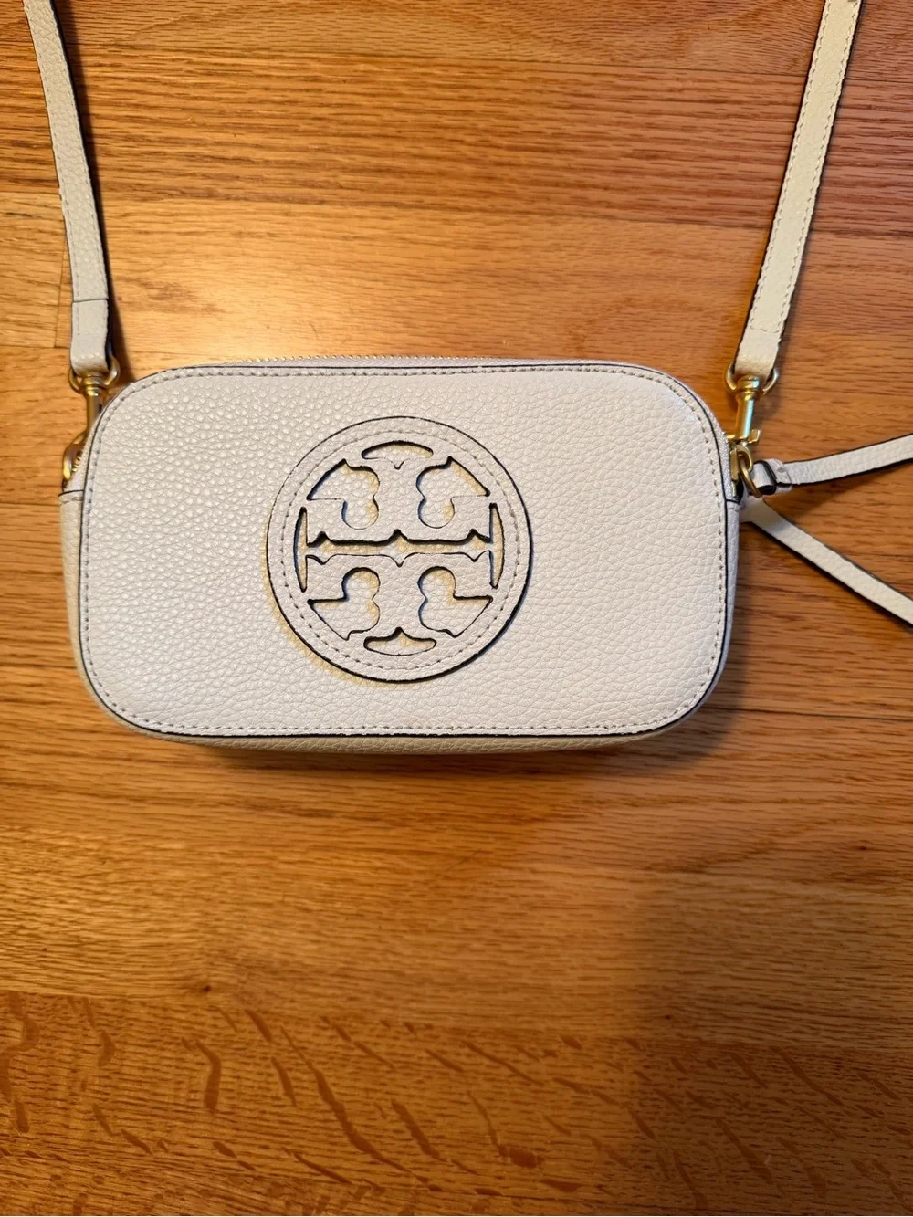 Tory Burch Cream Leather Logo Crossbody Camera Bag - Picture 2 of 7